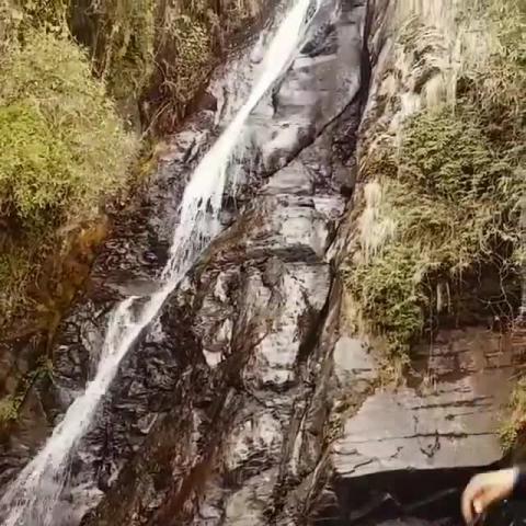 Bhagsunag Waterfalls - Guneetiam