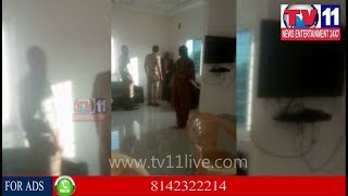 ADD.DCP MADHAPUR HIT WITH LEG TO SHORT FILM DIRECTOR | Tv11 News | 23-12-2017