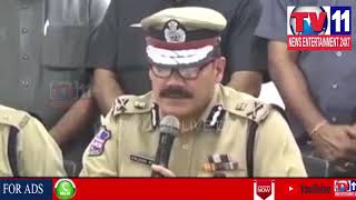 POLICE CHASED 3.5 KGS GOLD ROBBERY IN PETLA BURJ , OLD CITY | Tv11 News | 15-02-2018