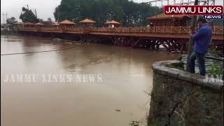 Floods in Kashmir after rivers cross danger mark, schools closed