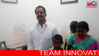 MADAN GOUD GIVES 16 LAKH CHEQUE TO WORKERS FAMILY MEMBERS IN SHAPUR NAGAR | Tv11 News | 12-07-18