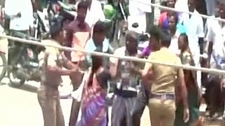 Police Cops Hit The Women on Jallitkatuu Clashes | Chennai