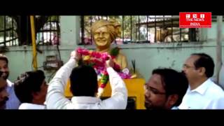 C.M chandrababu naidu has been honoured with flowers to NTR