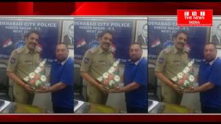 social worker has given bouquet to golkunda police station in-charge