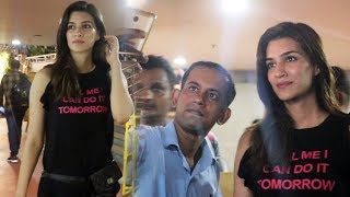 Gorgeous Kriti Sanon Spotted At Mumbai Airport