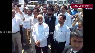 Article 35 A: South Kashmir lawyers on roads
