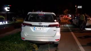 Delhi: Speeding car rams into sign board outside Nirvachan Sadan