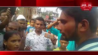 [ Noorpur ] नूरपुर में छेड़छाड़ से तंग महिलाओ ने मजनू की जमकर की पिटाई / THE NEWS INDIA