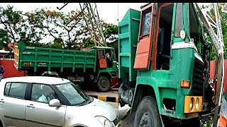 Tipper Lorry Ja Takrai High Tension Pillar Se | At Narsingi Road | @ SACH NEWS |