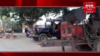 Agra news पुलिसकर्मी आने जाने वाले भारी वाहनों से अवैध वसूली करते रहे …......