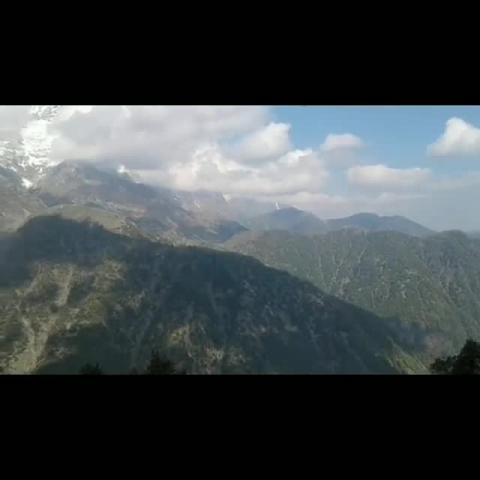 Playing melodies inspired by the beauty of this magical place Triund - Juan Tepui