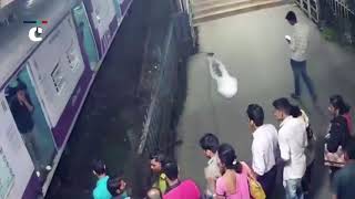 Maharashtra woman jumped with her daughter in front of train