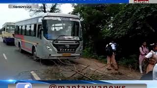 students oppose because driver did not stop the bus Banaskantha