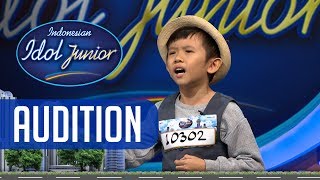 Wow! Topi Lauwrence ditukar dengan Golden Ticket! - AUDITION 1 - Indonesian Idol Junior 2018