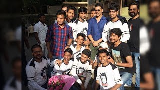 Akshay Kumar Welcomes His Fans Outside His House On His Birthday | Veer Akkians Fan Group