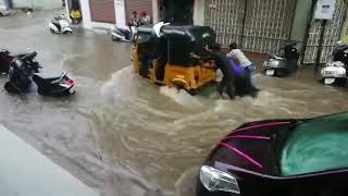 Heavy Rains Hits Hyderabad With Stroms | Slow Down The Lives - DT News