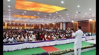 Congress President Rahul Gandhi interacts with students in Kurnool, Andhra Pradesh