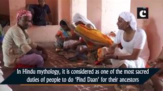 Devotees offer "Pind Daan"for salvation of their ancestors