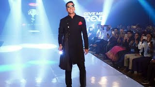 Akshay Kumar RAMP WALK With Torch Light | New Brand Ambassador of Eveready