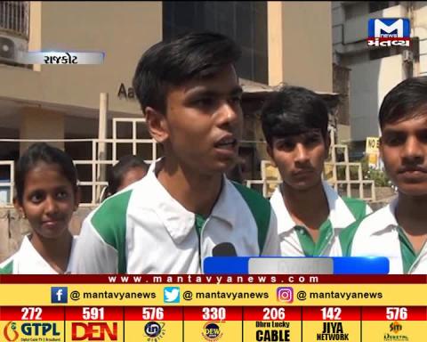 Rajkot: College Students have took good use of Garba(Pot) | Mantavya News