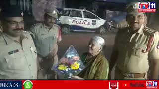 OLD WOMEN APPRECIATE SAIDABAD POLICE FOR HIS CHAIN RECOVERY