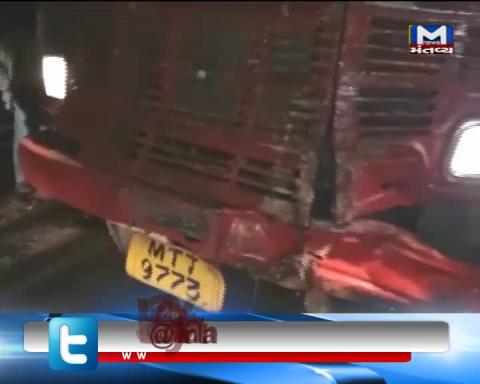 Valsad: 3 died in accident between Car & Truck | Mantavya News