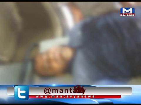 Surendranagar: A man falls down from running Train | Mantavya News