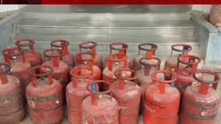 Gariyadhar : 19 randhanages cylinders theft