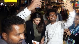 Jacqueline Fernandez MOBBED By Fans At Mumbai Airport - Watch Video