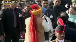 Republic Day: PM Modi greets Manmohan Singh at Rajpath