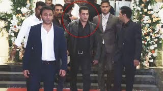 Salman Khans MACHO ENTRY At Karim Moranis Son Azhar's Wedding Reception