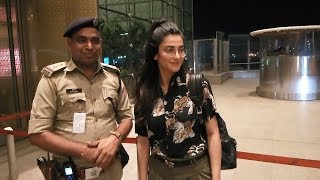 Shruti Hassan Sweet Gesture For Security Person Spotted At Airport