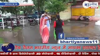 Live Video- कलेक्ट्रेड परिसर में युवक की सरेआम चप्पलो से पिटाई-www.bhartiya.news