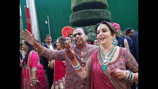Nita, Mukesh Ambani dance in son Akash's 'baraat'