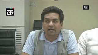 कपिल मिश्रा मुख्यमंत्री केजरीवाल के खिलाफ 'धरना ' जारी रखते हैं, काम को फिर से शुरू करने की मांग की