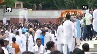 अंतिम दर्शन के लिए BJP मुख्यालय में रखा गया अटल बिहारी वाजपेयी का पार्थिव शरीर
