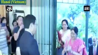विदेश मंत्री सुषमा स्वराज वियतनाम के अपने समकक्ष फाम बिन्ह मिन्ह से मिलीं