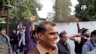 राजस्थान में सत्ता की शिखर पर पहुंचती कांग्रेस, सचिन पायलट के घर के बाहर जश्न शुरू