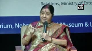 आतंकवाद मुक्त वातावरण में पाकिस्तान के साथ बात करने के लिए भारत तैयार: सुषमा स्वराज