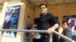Jeetendra Kapoor Spotted At Juhu PVR - Watch Video
