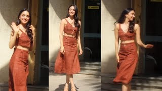 Gorgeous Kiara Advani Spotted At Bandra - Watch Video