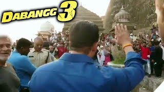 FAN CRAZE! Salman Khan Waving To His Fans At Narmada Ghat | Dabangg 3
