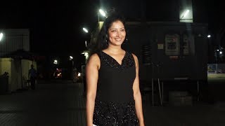 Niharica Raizada Spotted At Juhu PVR Watch Video