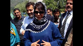 Mehbooba Mufti's carcade pelted with stones in South Kashmir's Anantnag