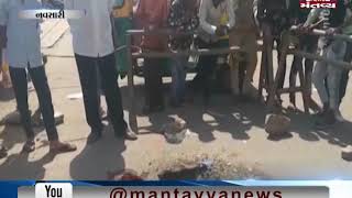 Navsari: Sinkhole opens up on road in Madhav Market | Mantavya News