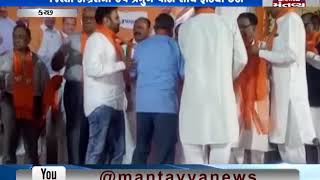Kutch: Congress' Devendrasinh Jethva & 500 workers have joined BJP