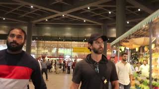 Hrithik roshan Spotted At Airport