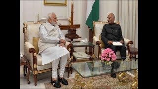 PM Modi meets President Kovind, tenders resignation