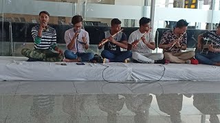 Exicelent Musical Boys On Varanasi Airport