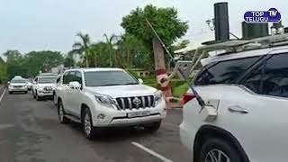 CM KCR Convoy on The Way to Indira Gandhi Stadium Vijayawada | YS Jagan Pramana Swikaram